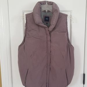 GAP ladies down vest M